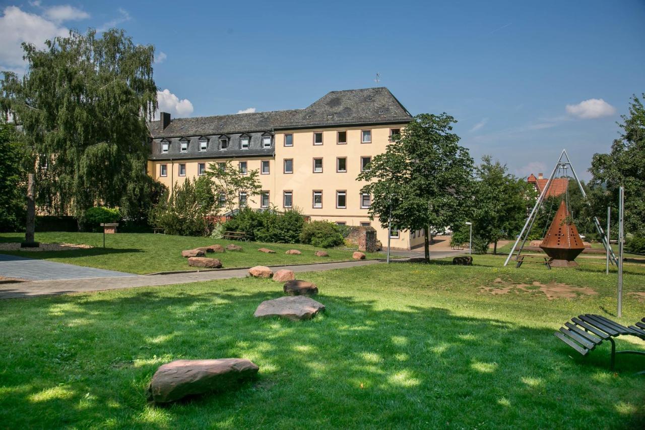 Jugendhaus St. Kilian Hostel Miltenberg Bagian luar foto